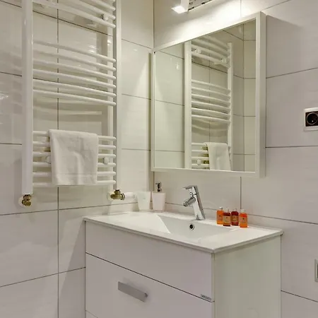 Apartment Seaside Vegas 190 M From The By Renters